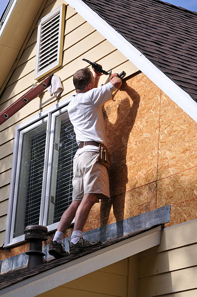 Siding Removal and Disposal in Benbrook, TX